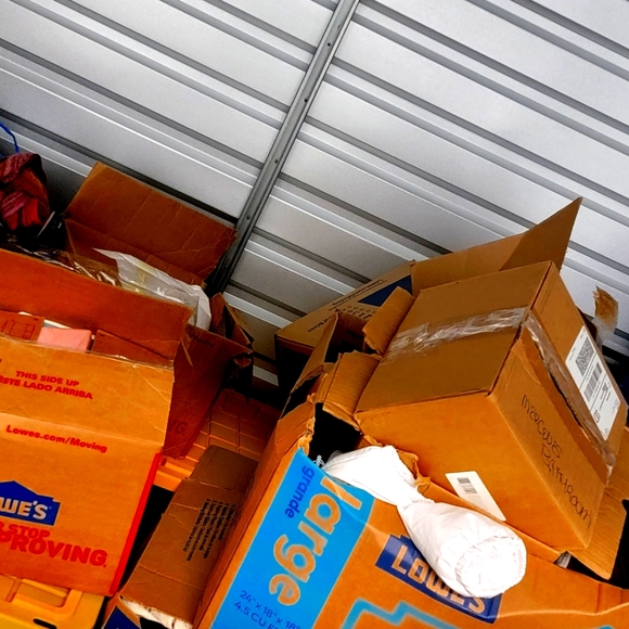 🌈👠STORAGE CLEAN OUT🛍 🌈 - Picture 2 of 2